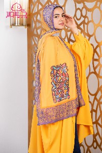 Scarf with Arabic calligraphy in mustard and mauve