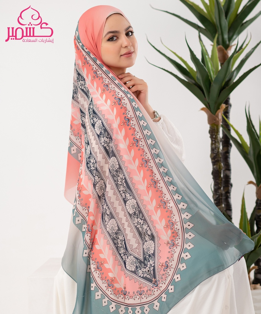 Patterned scarf in mint and simoon